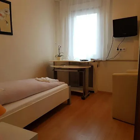 Zum Erbacher Hof 3*