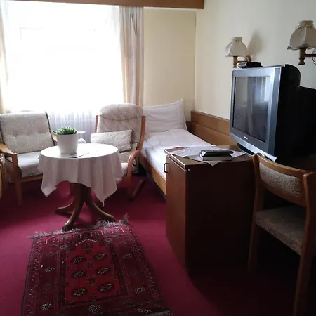 イン Zum Erbacher Hof 3*